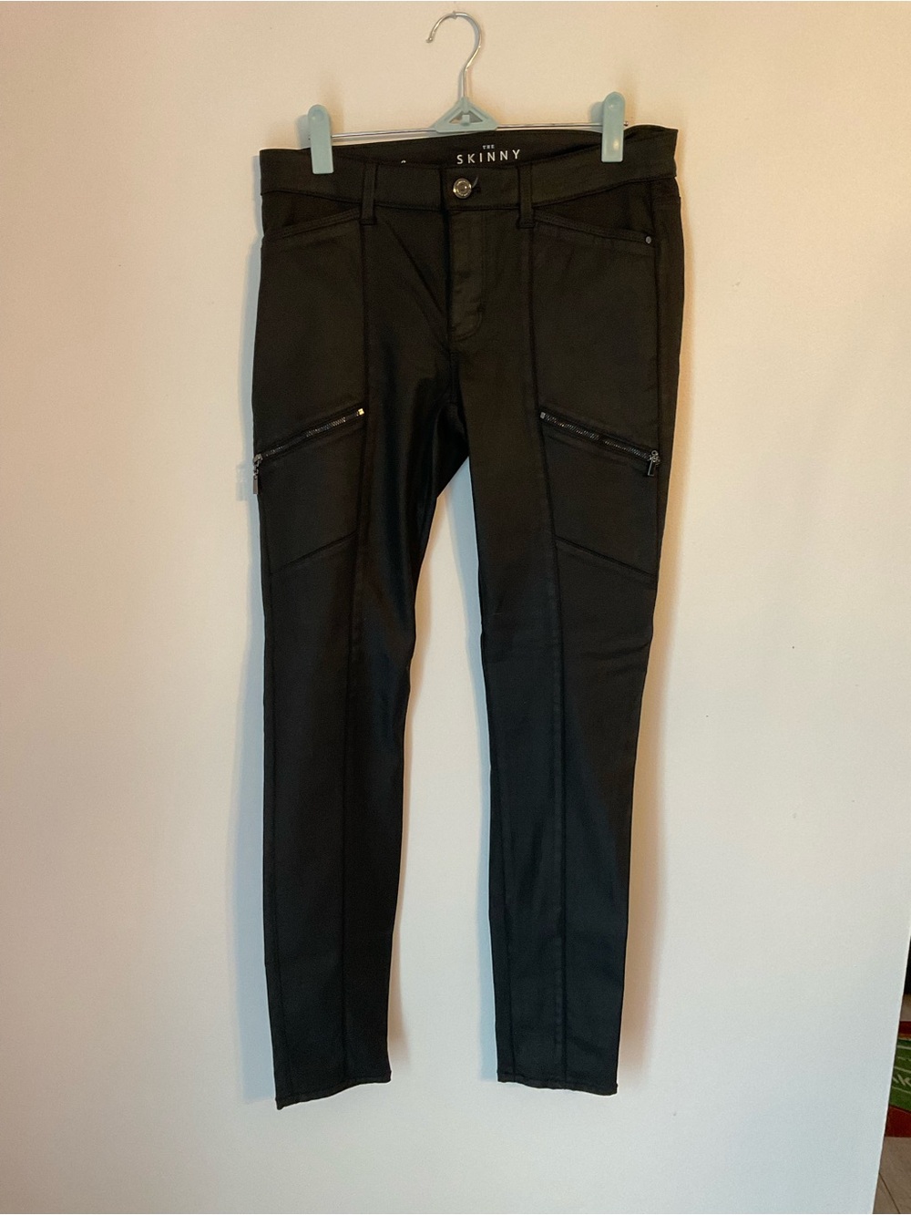 Skinny Pants with zippers on leg